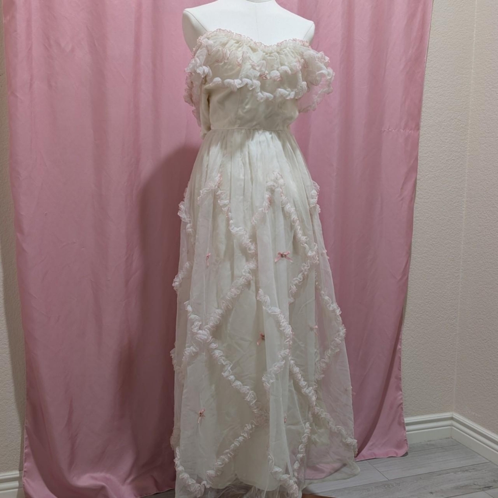 Vintage 1970s White/Cream & Pink Ruffle Gown (fits a Modern XS/S) - Picture 2 of 7